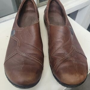 Clarks Bendables size 9M